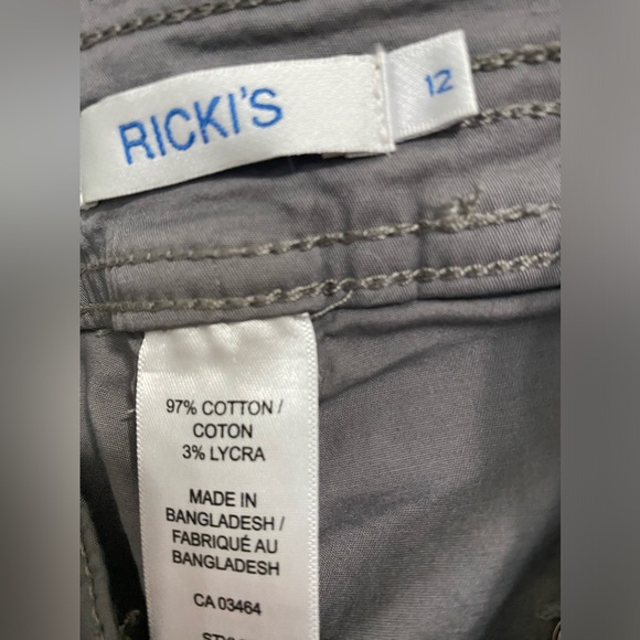 Ricki’s capris pants 12 - Picture 3 of 3